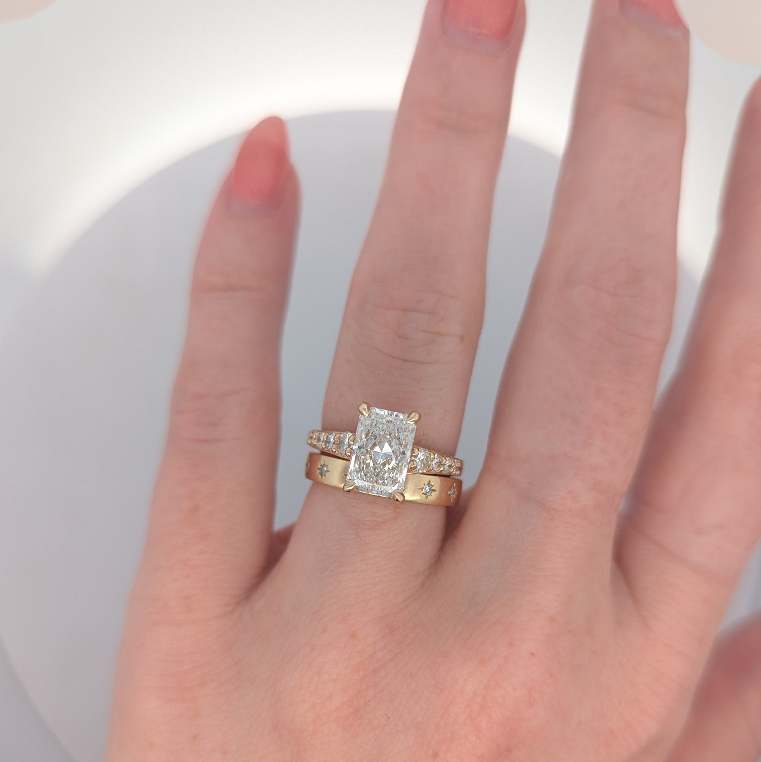 14K Gold Star-Set Bands
