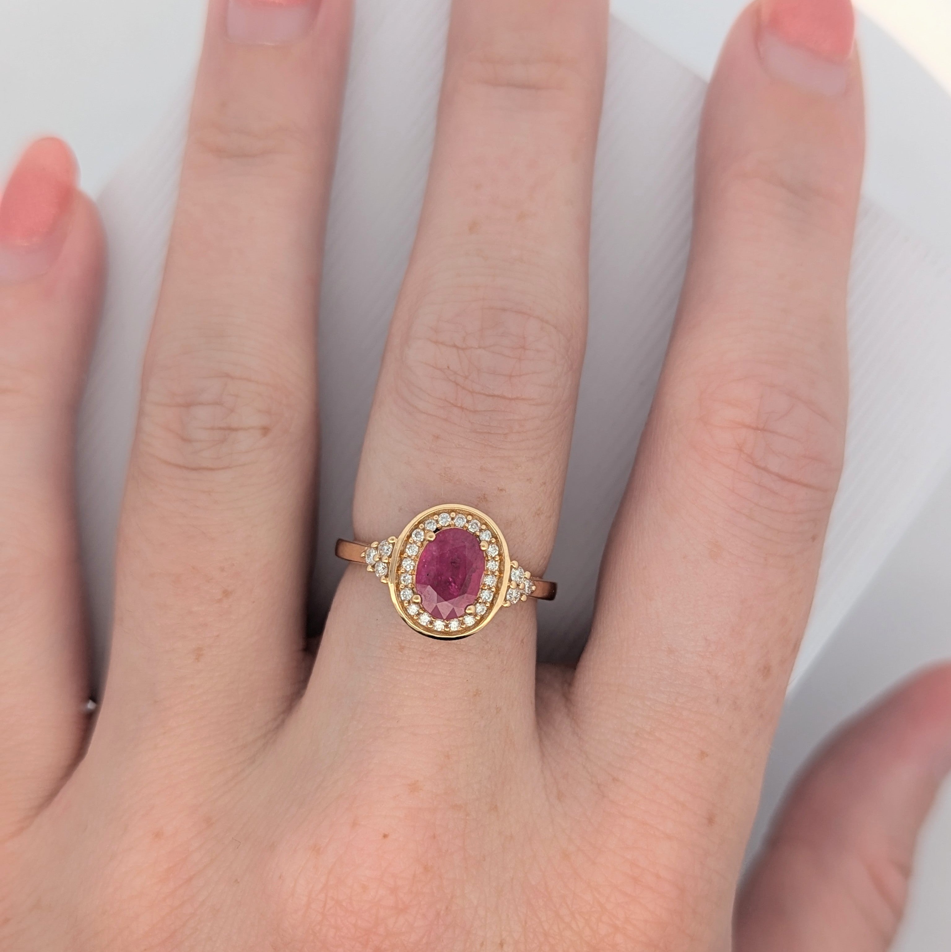 18K Yellow Gold Ring with Ruby and Diamond
