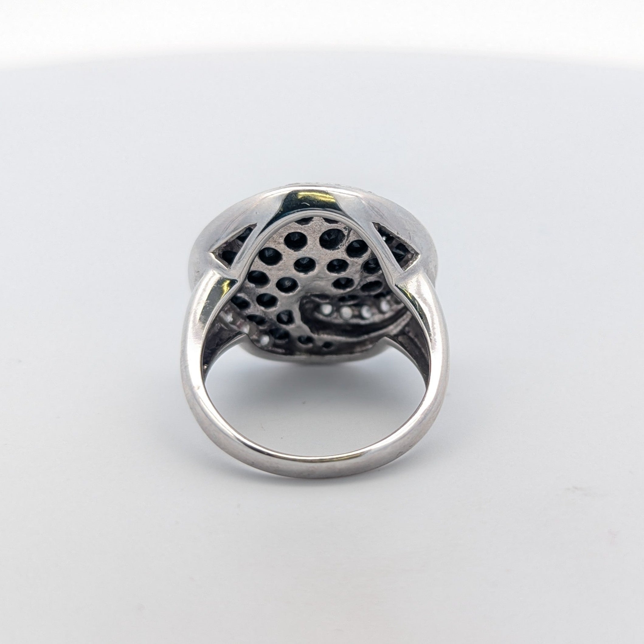 Vintage Black and White Diamond Star Ring