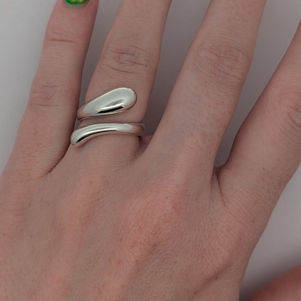 Tiffany and Co. Elsa Peretti Bypass Ring