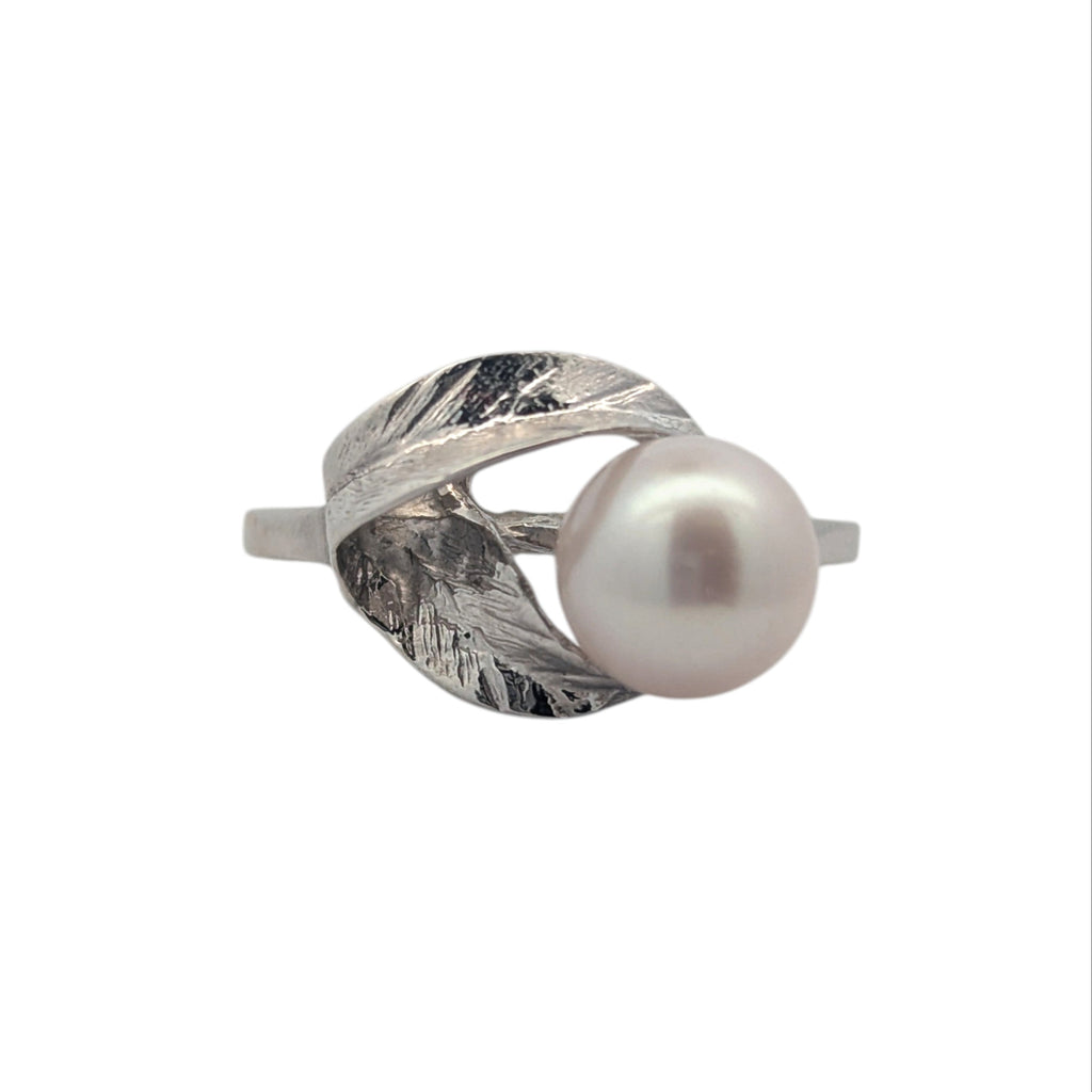 Floral Pearl Ring