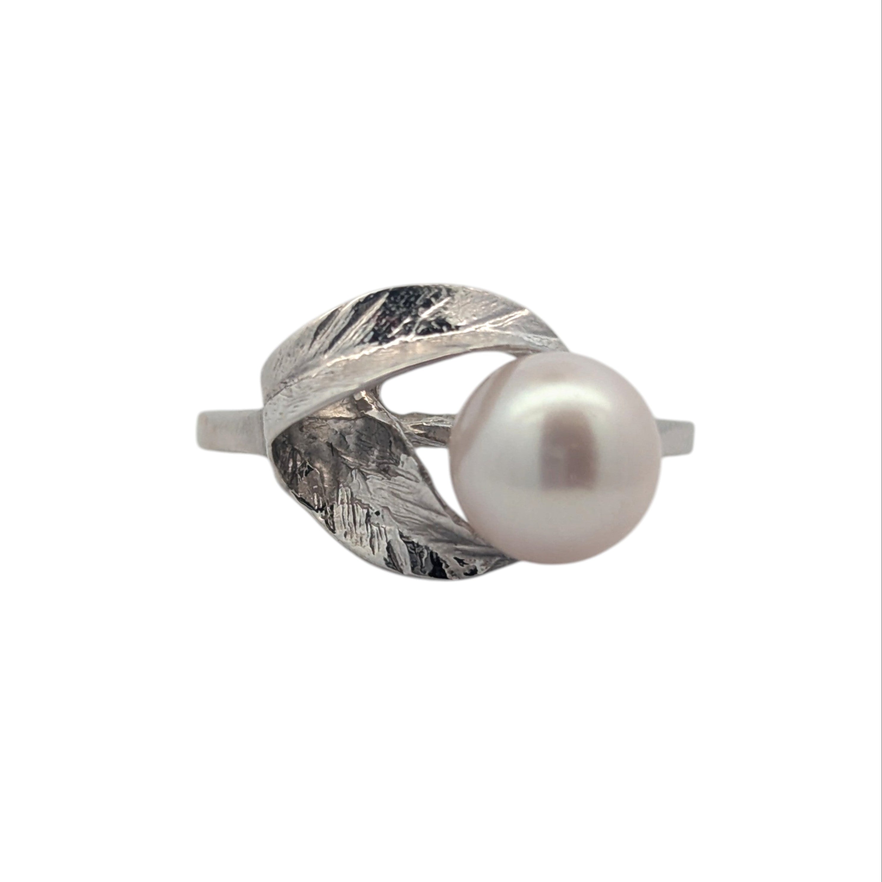 Floral Pearl Ring