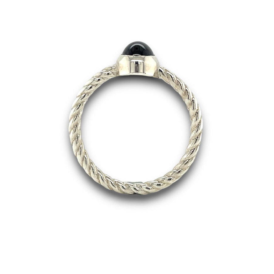 Ziana Ring Oval Garnet in Sterling Silver