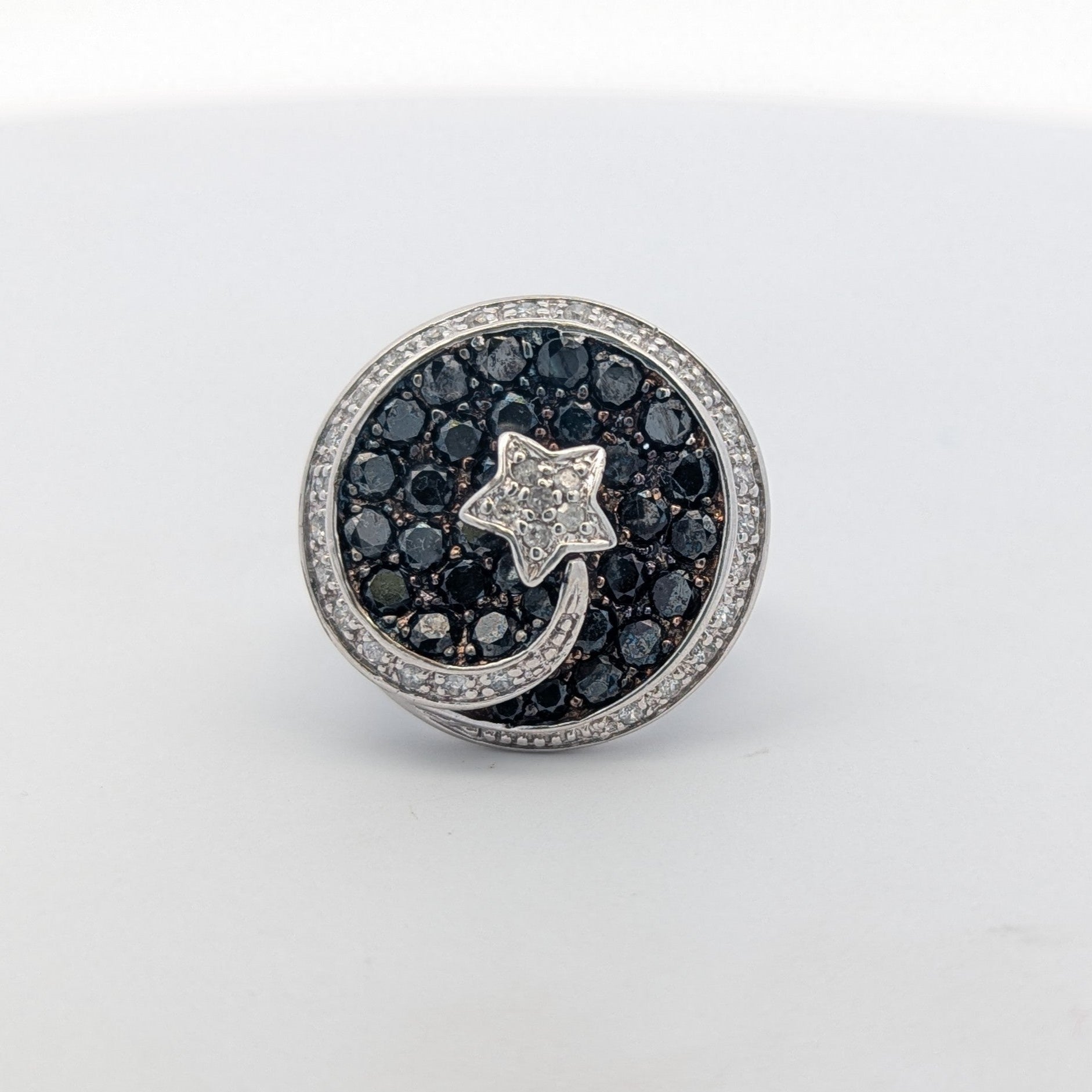 Vintage Black and White Diamond Star Ring
