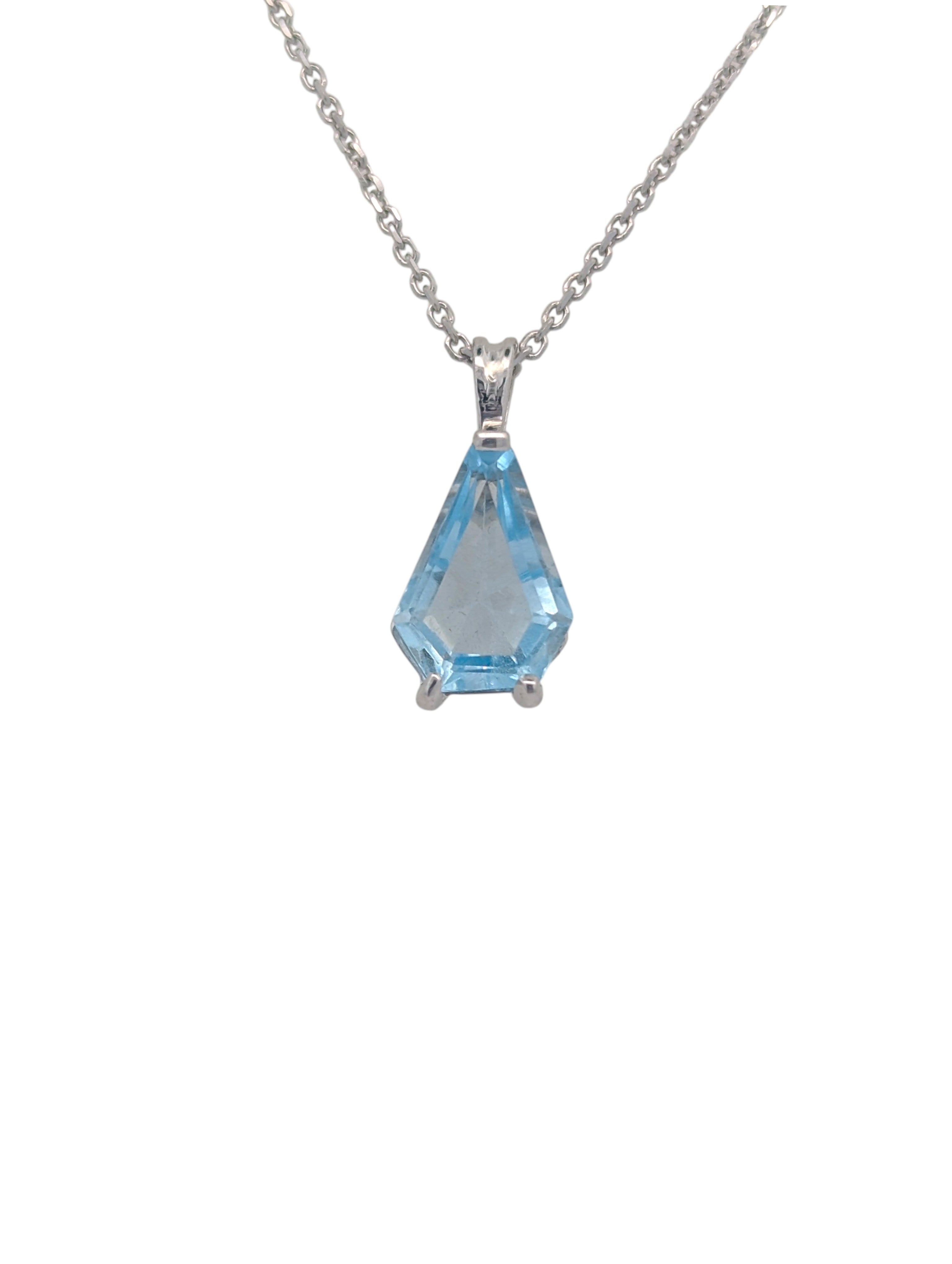 14K White Gold Aquamarine Pendant