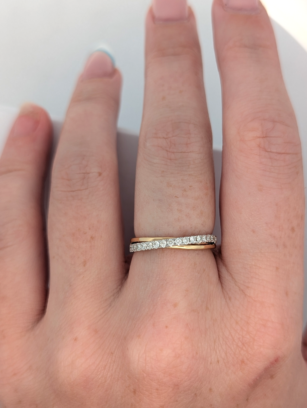 14K Yellow and White Gold Criss-Cross Band
