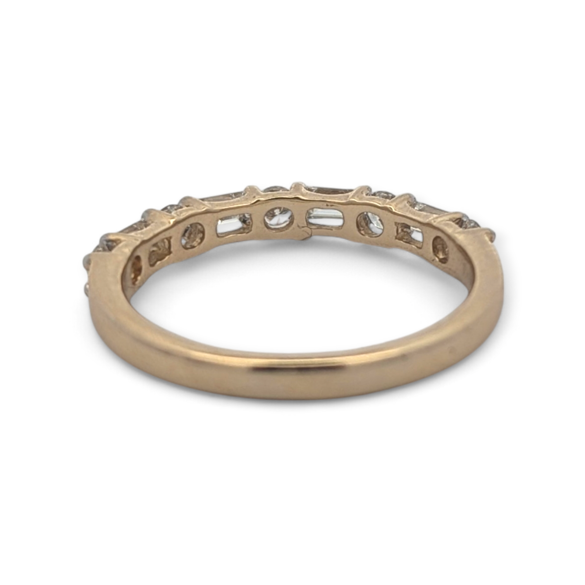 Baguette & Round Diamond Wedding Band in 14k Yellow Gold