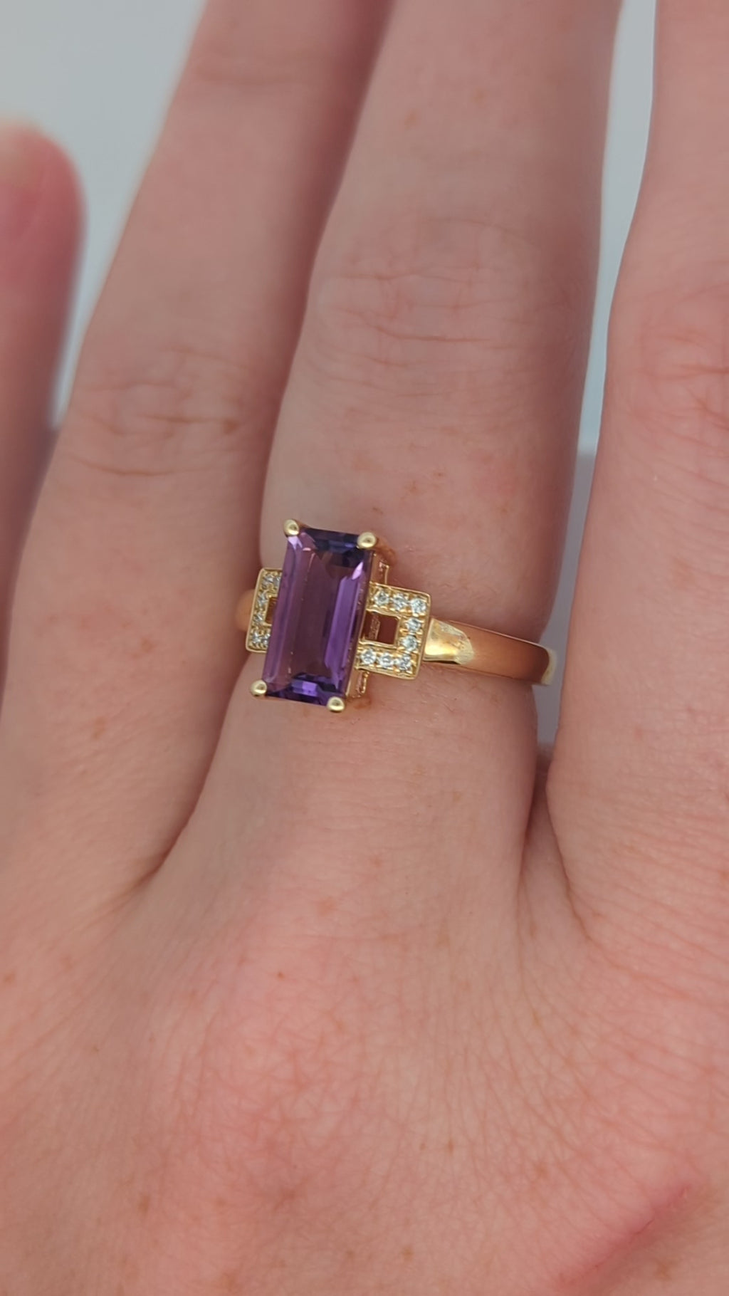 14k Yellow Gold Geometric Amethyst Ring