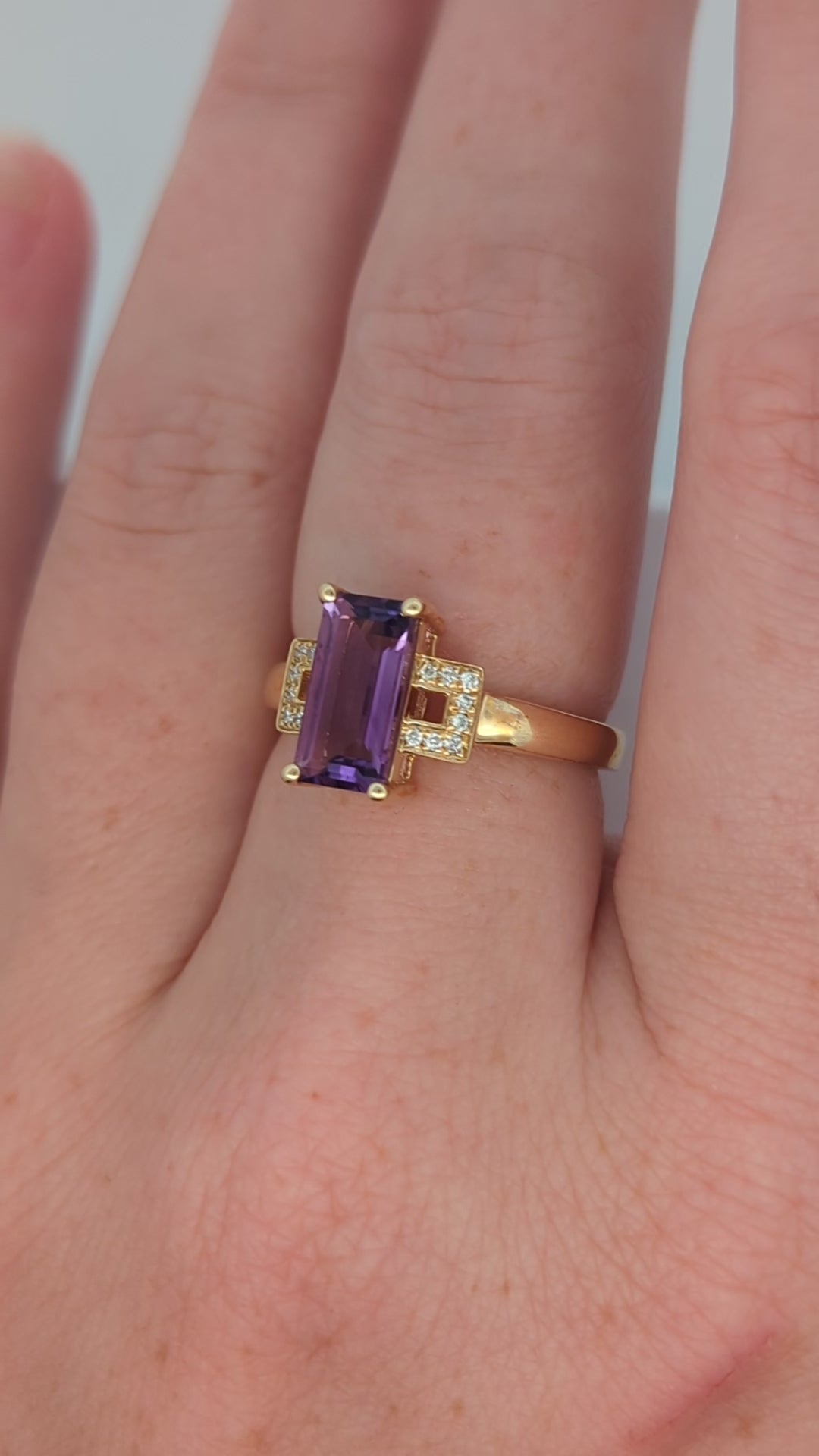 14k Yellow Gold Geometric Amethyst Ring